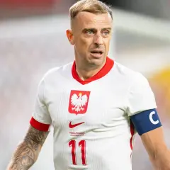 Średnie zarobki piłkarzy w Polsce: co naprawdę zarabiają w ligach?