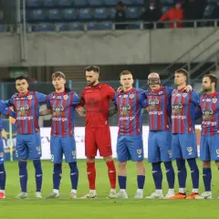 Poznaj zarobki piłkarzy Piasta Gliwice: od pensji podstawowej po premie