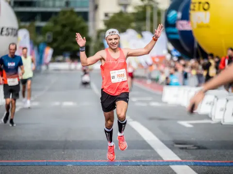 Maraton jaki czas: poznaj średnie czasy ukończenia dla biegaczy
