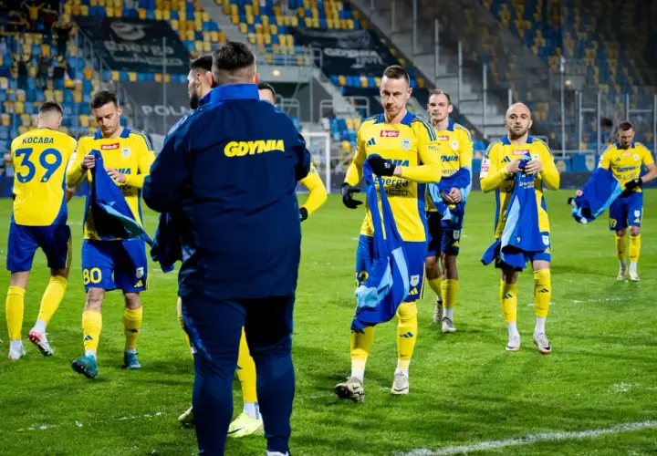 Zarobki piłkarzy Arki Gdynia: Zobacz aktualne pensje zawodników klubu
