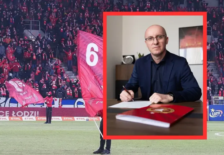 Nowy trener Widzewa podpisuje kontrakt. W tle kibice na stadionie z flagami.