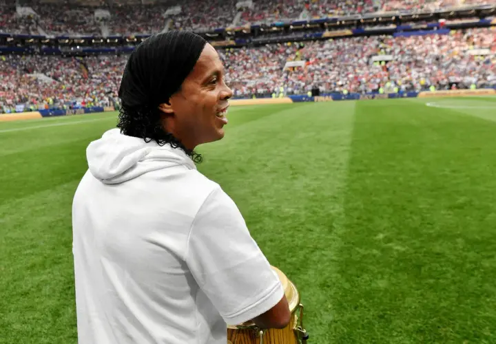 Ronaldinho: Wiek, Rodzina i Zarobki Legendy Futbolu