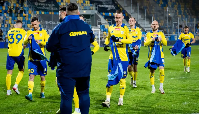 Zarobki piłkarzy Arki Gdynia: Zobacz aktualne pensje zawodników klubu
