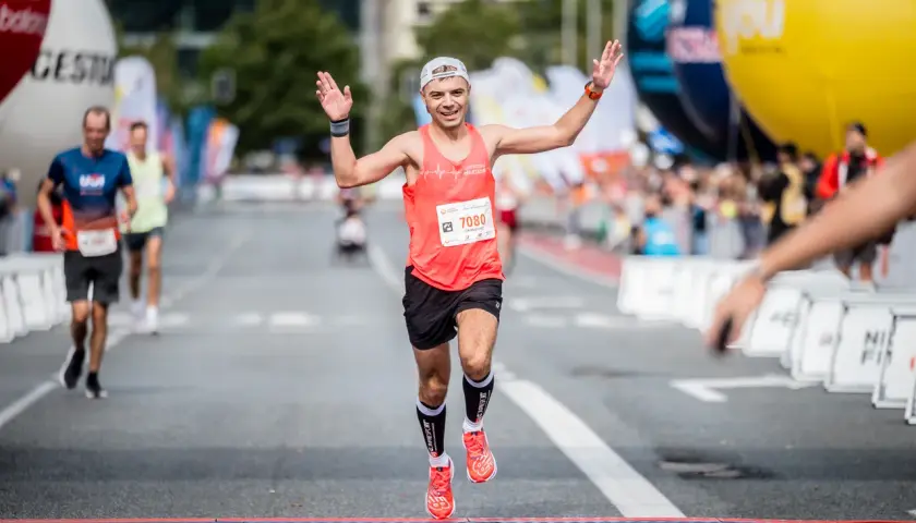 Maraton jaki czas: poznaj średnie czasy ukończenia dla biegaczy