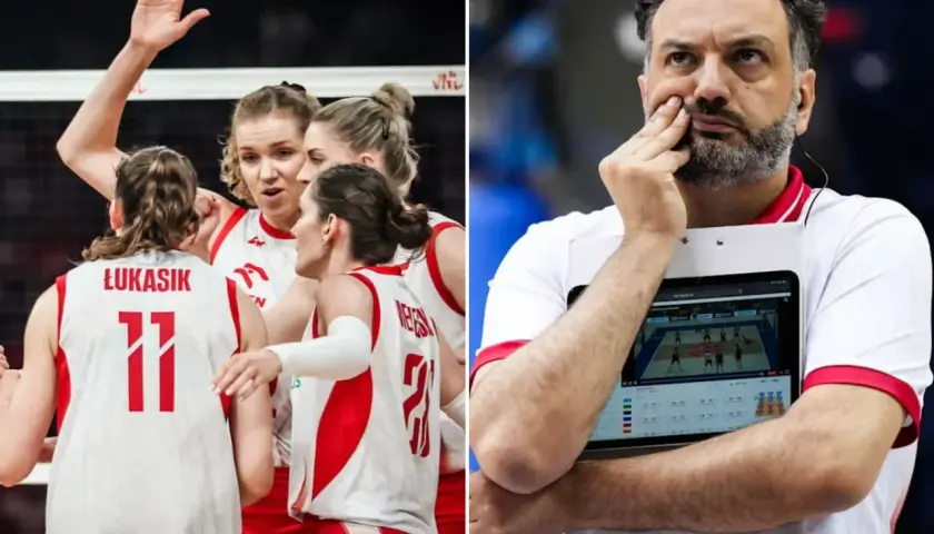 Polskie siatkarki w białych strojach z czerwonymi detalami świętują zwycięstwo. Obok trener analizuje grę na tablecie.