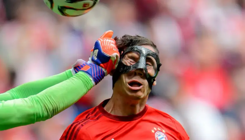 Dlaczego Lewandowski grał w masce? Szokująca prawda o kontuzji