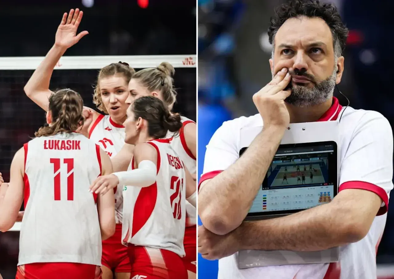 Polskie siatkarki w białych strojach z czerwonymi detalami świętują zwycięstwo. Obok trener analizuje grę na tablecie.